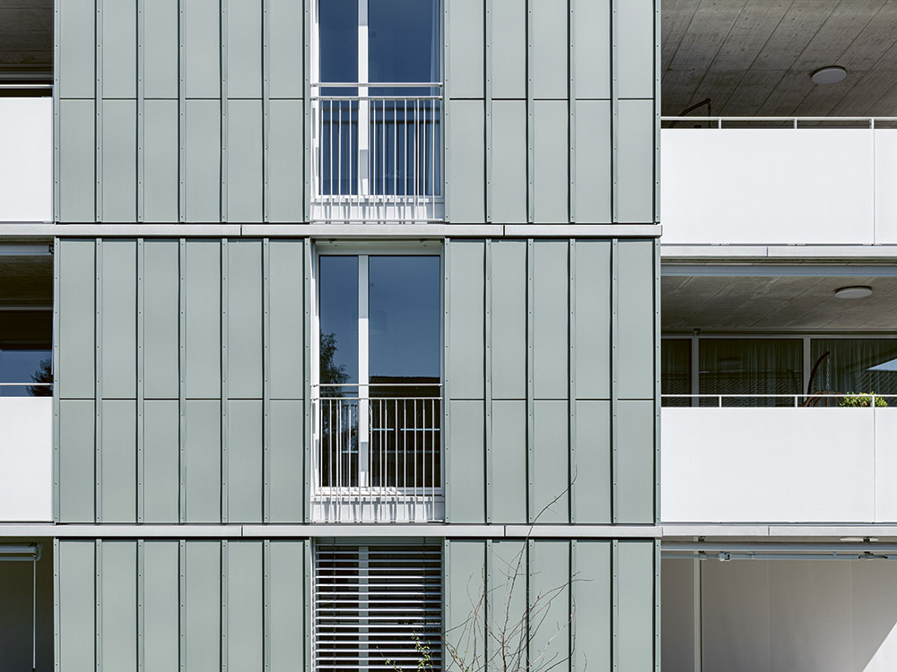 Die fassadenintegrierte Stromerzeugung ist ein unaufdringlicher Bestandteil der Architektur.